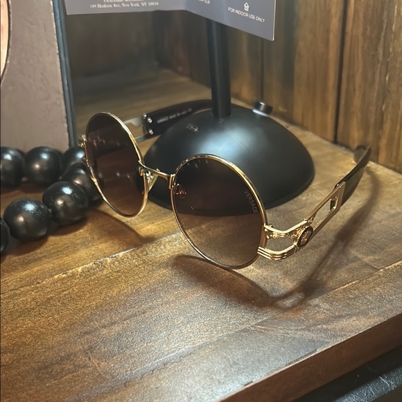 Versace Accessories - Versace Gold & brown Sunglasses Model 3871-1 GUC